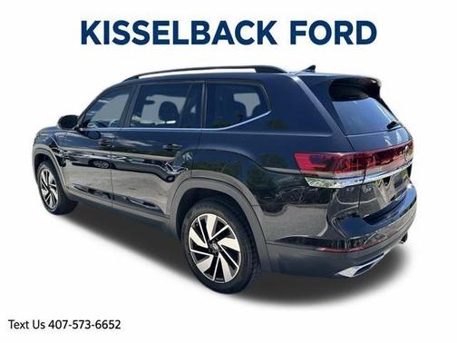 Deep Black Pearl Effect 2024 Volkswagen Atlas 2.0T SE w/Technology
