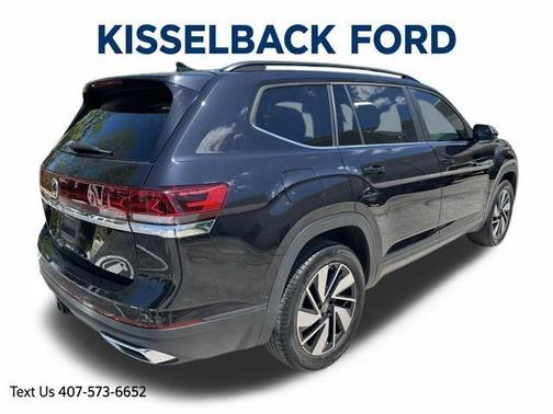 Deep Black Pearl Effect 2024 Volkswagen Atlas 2.0T SE w/Technology