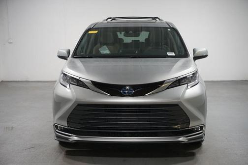 2023 Toyota Sienna Limited
