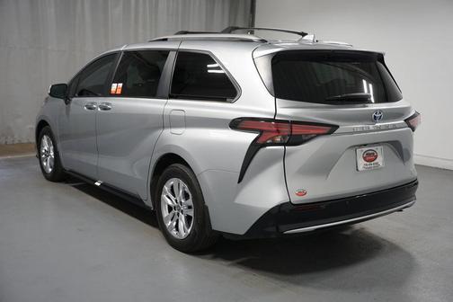 2023 Toyota Sienna Limited