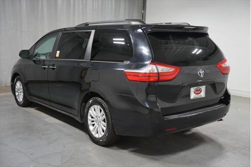 2016 Toyota Sienna XLE