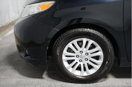 2016 Toyota Sienna XLE