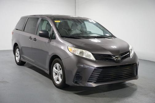 2020 Toyota Sienna SE
