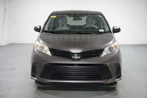2020 Toyota Sienna SE