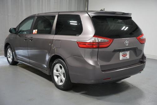 2020 Toyota Sienna SE