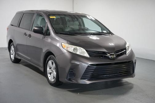 2020 Toyota Sienna SE