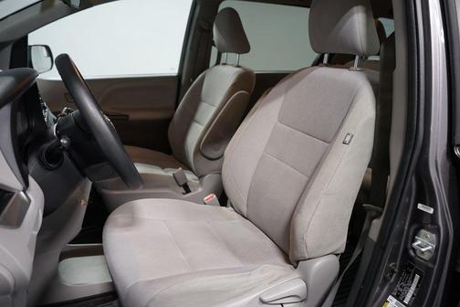 2020 Toyota Sienna SE