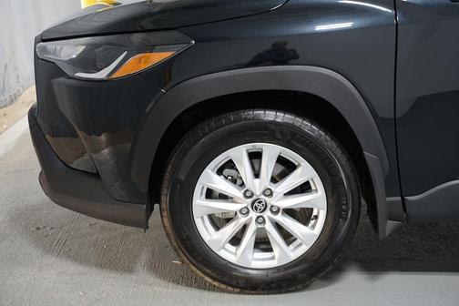 2025 Toyota Corolla Cross LE