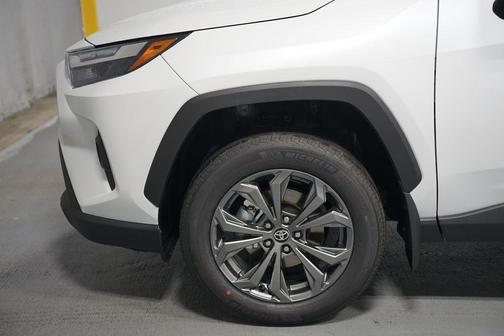 2025 Toyota RAV4 Hybrid XLE Premium