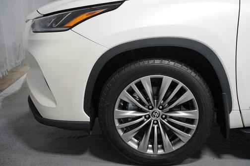 2020 Toyota Highlander Hybrid Platinum