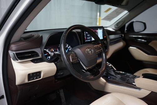 2020 Toyota Highlander Hybrid Platinum