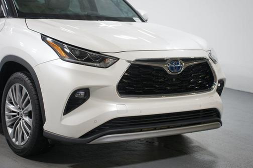 2020 Toyota Highlander Hybrid Platinum