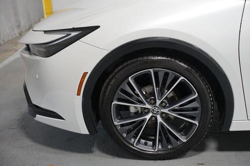 2025 Toyota Prius XLE