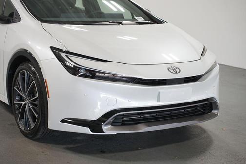 2025 Toyota Prius XLE