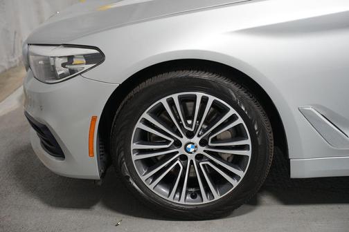 2019 BMW 530 530i