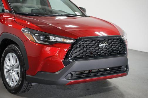 2025 Toyota Corolla Cross LE