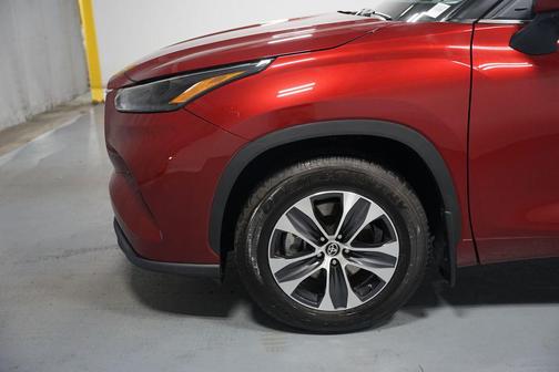 2025 Toyota Highlander XLE