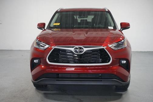 2025 Toyota Highlander XLE