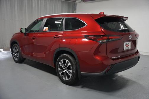 2025 Toyota Highlander XLE