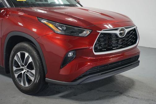 2025 Toyota Highlander XLE