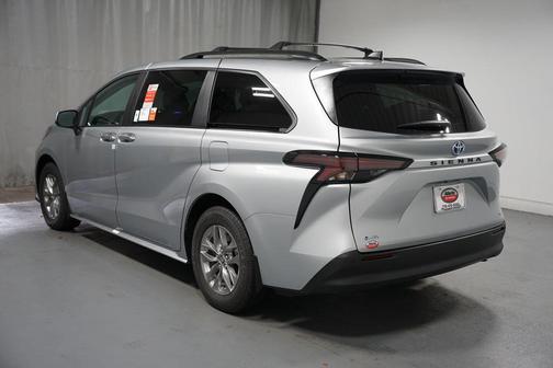 2025 Toyota Sienna XLE