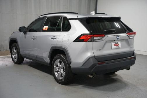 2022 Toyota RAV4 Hybrid SE