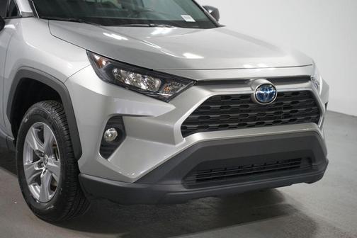 2022 Toyota RAV4 Hybrid SE