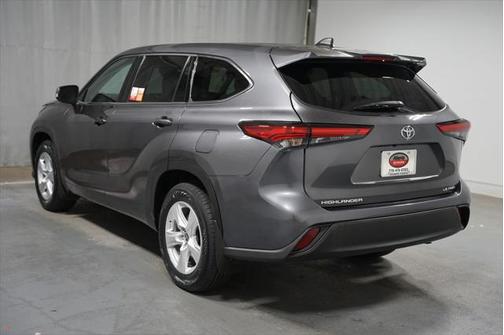 2022 Toyota Highlander LE