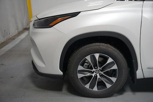 2025 Toyota Highlander Hybrid XLE