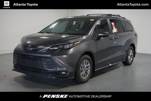 2025 Toyota Sienna XLE 8 Passenger