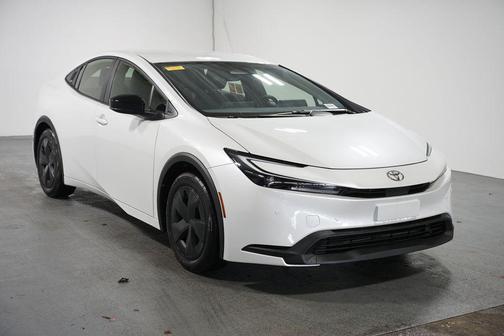 2025 Toyota Prius LE