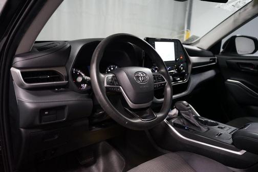 2022 Toyota Highlander L