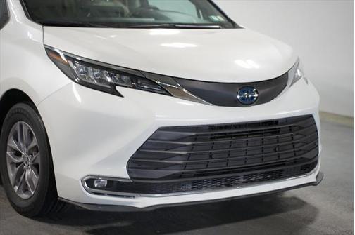 2021 Toyota Sienna XLE 7 Passenger