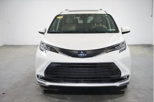 2021 Toyota Sienna XLE 7 Passenger