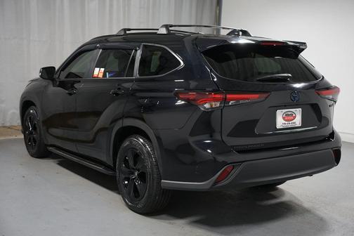 2024 Toyota Highlander Hybrid XLE