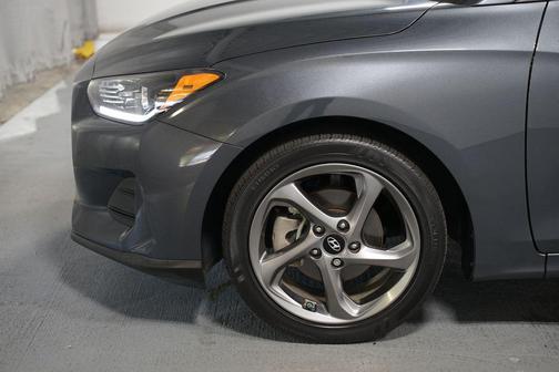 2020 Hyundai Veloster 2