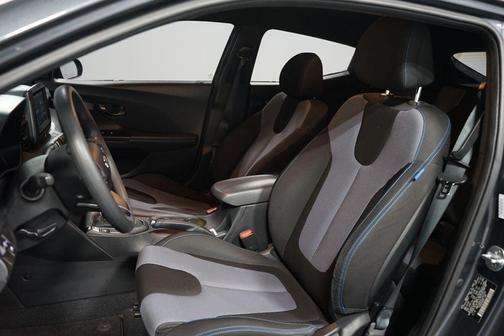 2020 Hyundai Veloster 2