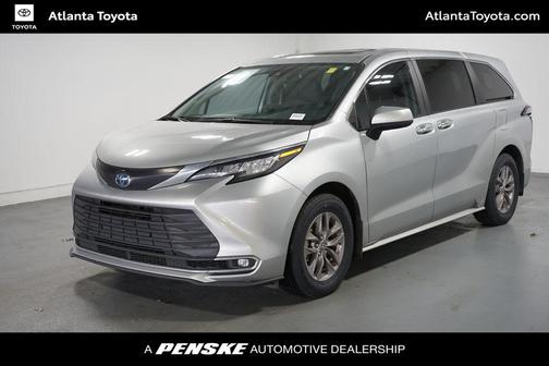 2023 Toyota Sienna XLE