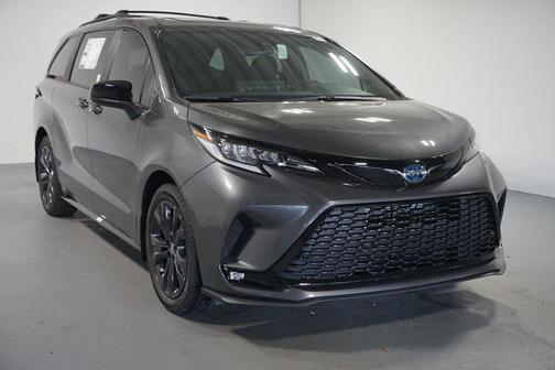 2025 Toyota Sienna XSE 7 Passenger