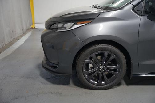 2025 Toyota Sienna XSE 7 Passenger