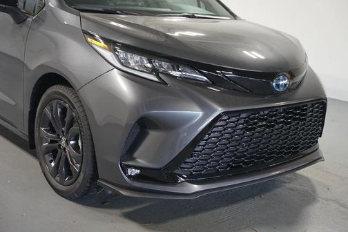 2025 Toyota Sienna XSE 7 Passenger