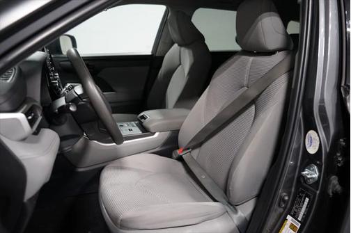 2022 Toyota Highlander L