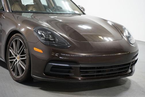 2018 Porsche Panamera 4