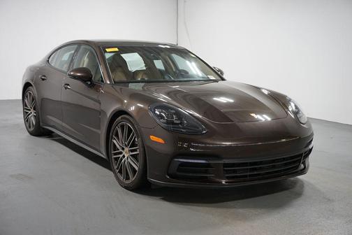 2018 Porsche Panamera 4