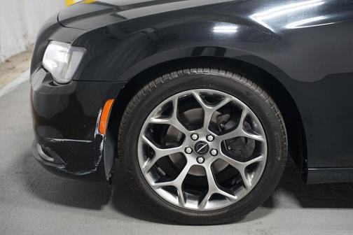 2018 Chrysler 300 Touring