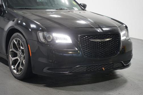 2018 Chrysler 300 Touring