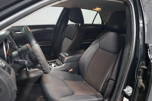 2018 Chrysler 300 Touring