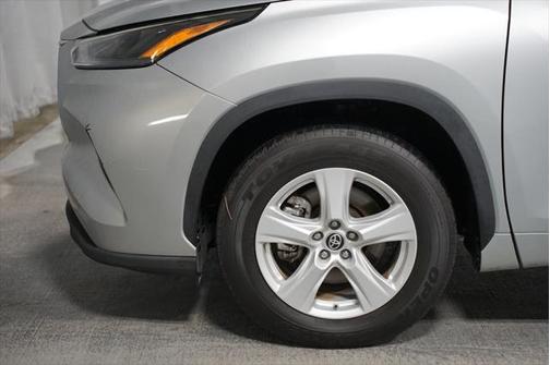 2023 Toyota Highlander Hybrid LE