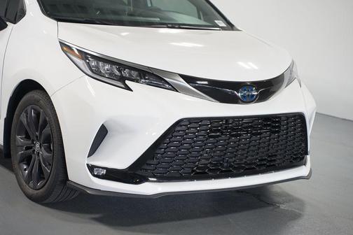 2024 Toyota Sienna XSE 7 Passenger