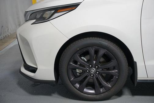 2024 Toyota Sienna XSE 7 Passenger